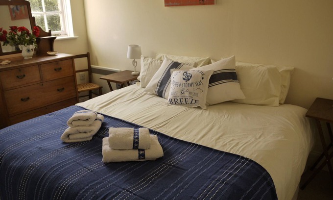 Seaview Apartment | Spacious apartment with sea views, pet friendly