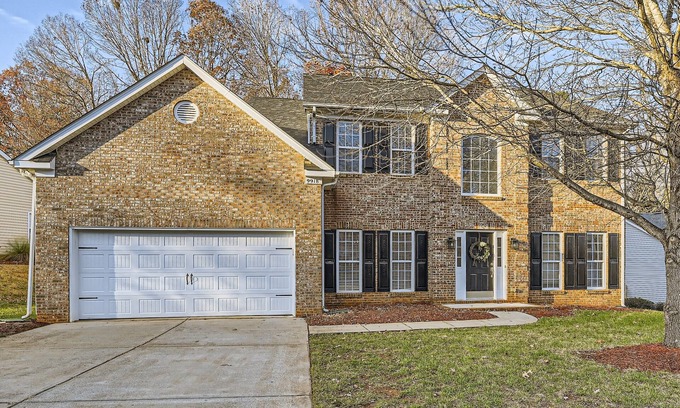 Provincetowne House | Spacious Ballantyne 5 BR: Office, Fenced Back Yard, 2 Car Garage, Pet Friendly