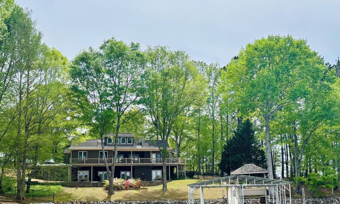 Wedowee House | Spacious, Big Views, Pet Friendly, Multigenerational family friendly