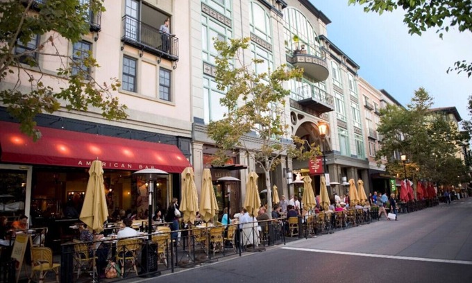 The Villas House | Spacious & Bright 4BD at Santana Row Near Apple HQ