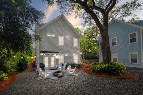 Mount Pleasant House | Spacious Charleston - 6 mins to beach & Downtown