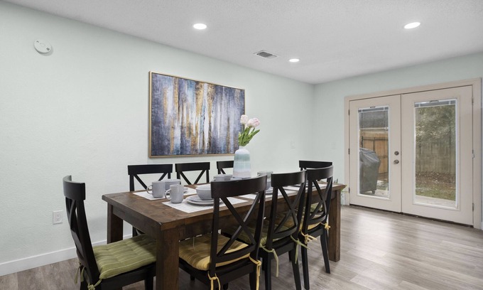 Gainesville House | Spacious charming Renovated Home near UF and SF