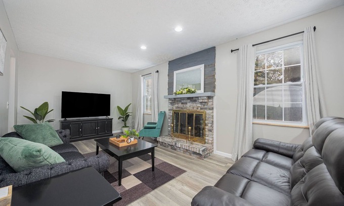 Northwest Columbus House | Spacious Columbus Retreat: Activities+Games Galore