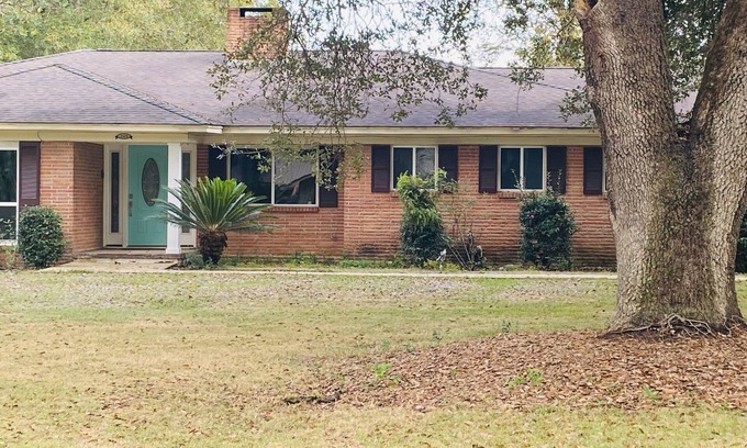 Lucedale House | Spacious comfort in the heart of Lucedale.