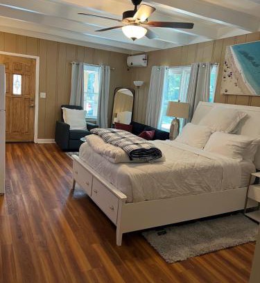 Tallahassee House | Spacious comfortable Studio Unit