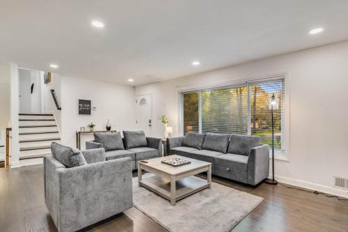 Belvedere Park House | Spacious Decatur Home Sleeps 12 Work-Ready