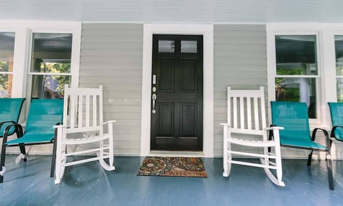 Chapel Hill House | Spacious downtown apt A next to Franklin st.