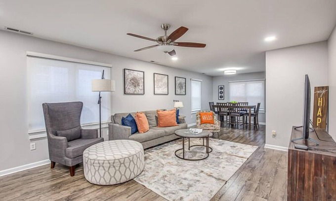 Bowling Green House | Spacious Executive Suite Downtown Bowling Green