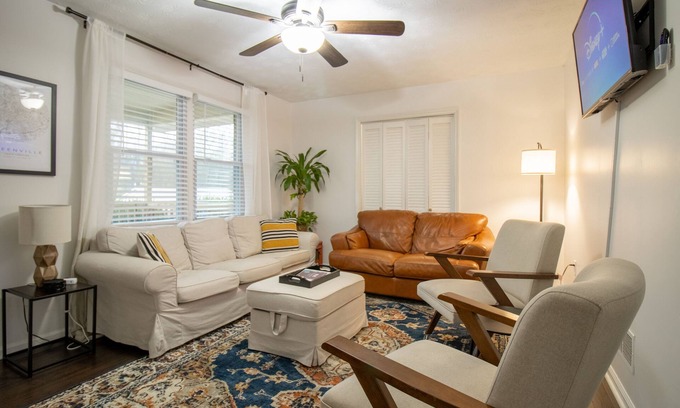 Taylors House | Spacious Family Paradise with Arcade Fun & Firepit