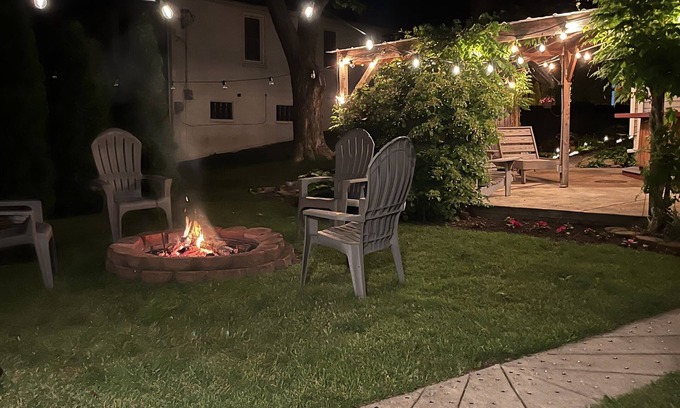 Lakeside House | Spacious first-floor cottage nestled between Lakeside and Marblehead!