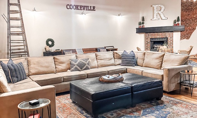 Cookeville Apartment | Spacious flat in the heart of downtown. Walk to dine, shop, explore