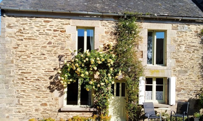 La Gree-Saint-Laurent House | Spacious House, Cosy Accommodation. Log stove. Countryside forest river walks.