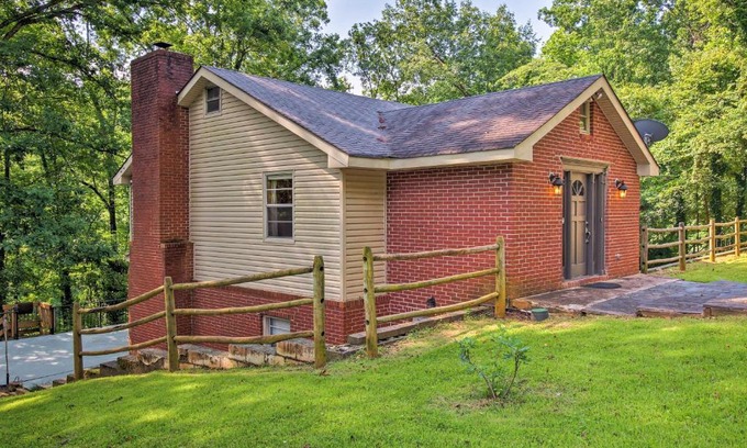 Gainesville House | Spacious Georgia Getaway with Dock on Lake Lanier!