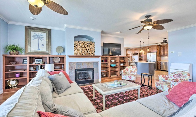 Oak House | Spacious Gulf Shores Home: Private Pool + Deck!