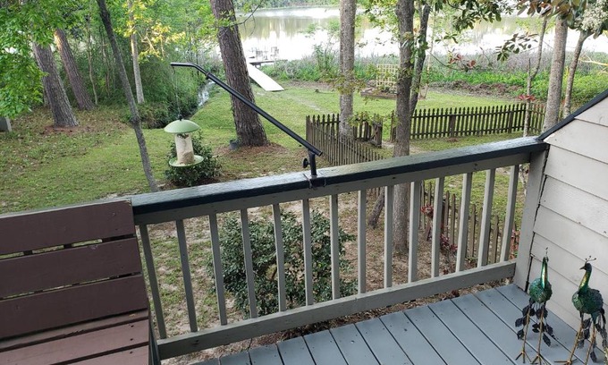 Daphne House | Spacious Hidden Gem Lakehouse✓Free Parking✓WiFi