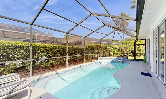 Sunset Lakes House | Spacious home 6 miles from disney, private pool and game room