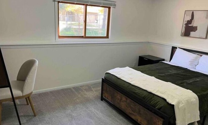 Billings House | Spacious Home Away from Home