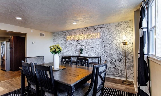 South Side Slopes House | Spacious Home | Perfect for Families or Groups