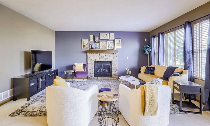 McArdle House | Spacious home w/Playground: Patio, BBQ, WiFi in charming Omaha