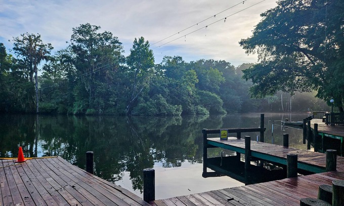 Chassahowitzka House | Spacious home with private yard, 2 kitchens, close to springs