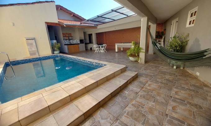 Campos Eliseos House | Spacious house with accessibility. A few meters from the beach.