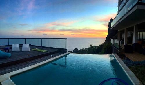 Canico House | Spacious house with sea view in Caniço + private pool