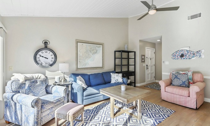 Sea Pines Condo | Spacious lagoon-view condo with tennis, outdoor pool, beach access, balcony