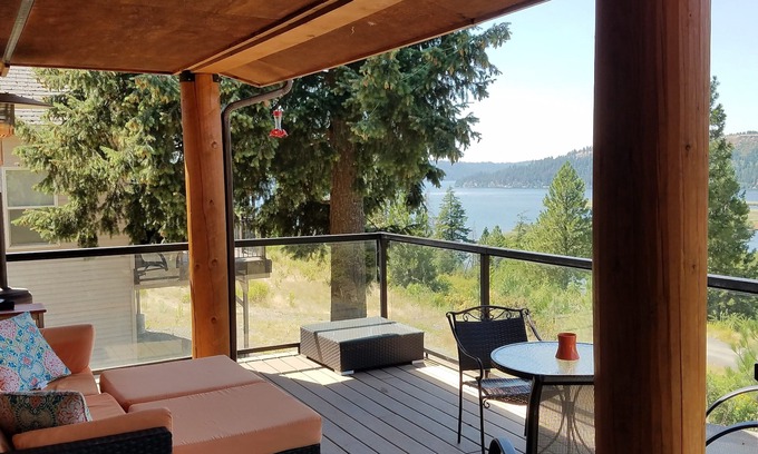 Harrison House | Spacious Log Home with stunning lake views