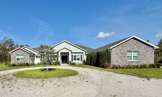 Braden River House | SPACIOUS LUXURY HOUSE IN MYAKKA-5 BEDROOM/6BATHROOM/PIANO WASHER/DRYER-NEAR LAKE