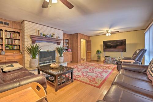 Whitehaven House | Spacious Memphis Home - Walk to Graceland