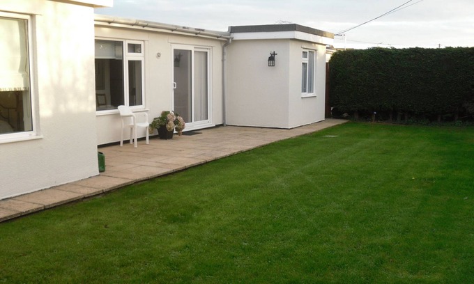 St Mary's Bay House | Spacious & Modern Bungalow By The Sea, New Romney, Hythe & Dymchurch