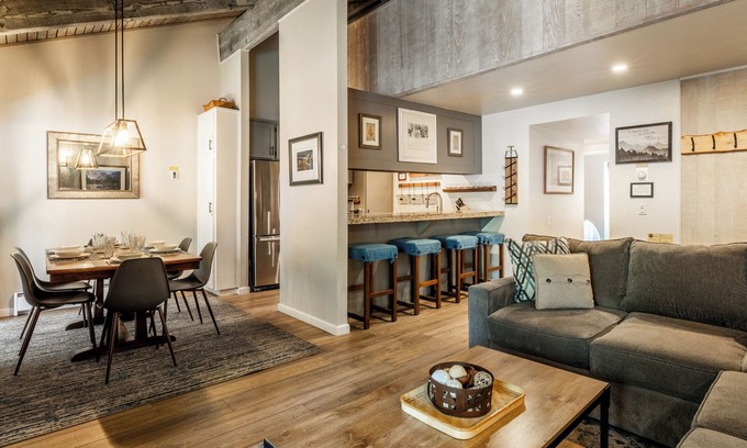 Mammoth Lakes Condo | Spacious & Modern 2BR Condo W/Pool & Spa 637