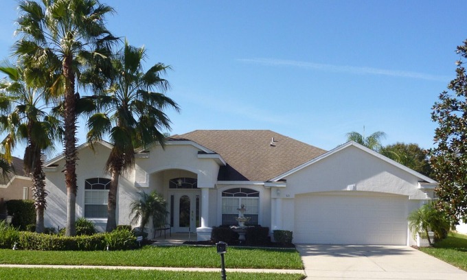 Highlands Reserve Villa | Spacious Modern 3 Bed Villa-Fenced Private Pool & Garden