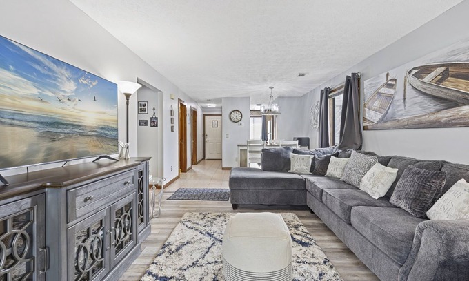 Myrtle Beach Apartment | Spacious Modern Condo - 1st Floor - One Block to the Beach