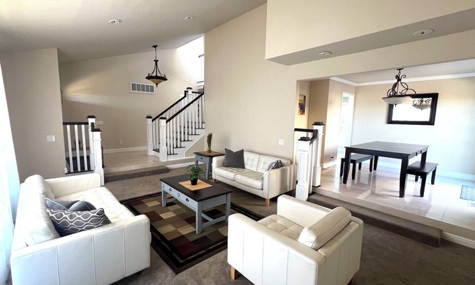 Foster City House | Spacious & Modern Executive Home in Foster City with lightening fast WiFi.
