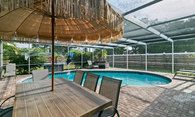 Whitfield House | Spacious Modern House. Private Heated Pool and Spa