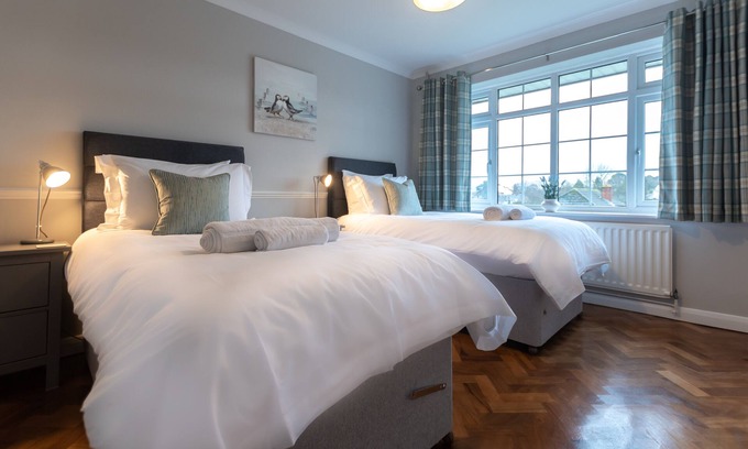 Bursledon Apartment | Spacious & modern two bedroom Maisonette Apartment