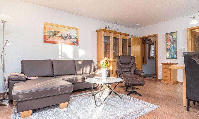 Zingst Apartment | Spacious Möwennest vacation apartment with terrace, garden view and pool in Zingst