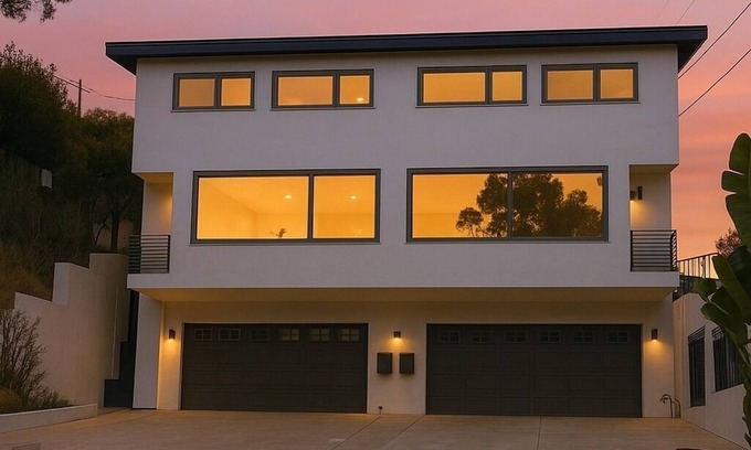 Elysian Heights House | Spacious new 4-bedroom townhome central in Los Angeles