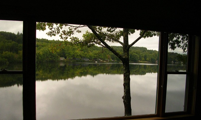 Bradford House | Spacious newer upscale home on Lake Todd