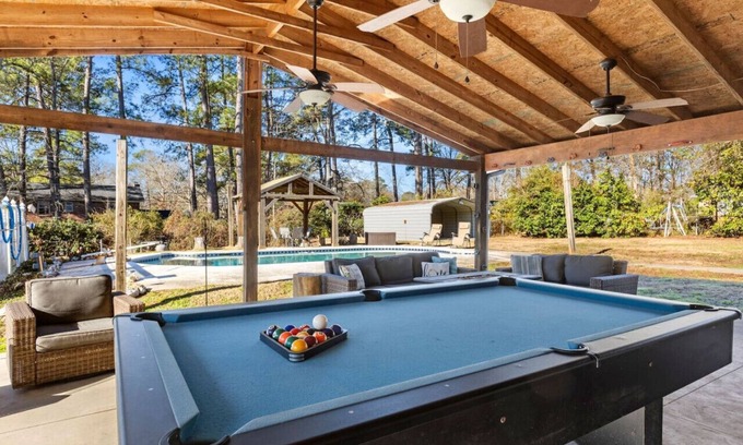 Seven Oaks Apartment | Spacious Oasis With Pool | Near Harbison | 5BR