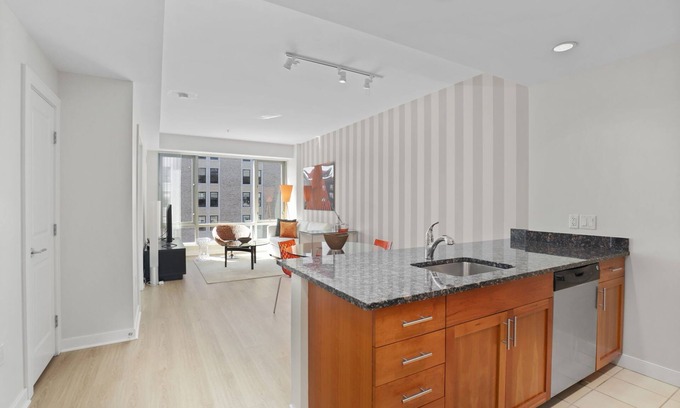 West End Apartment | Spacious One Bed Apartment in Historic West End