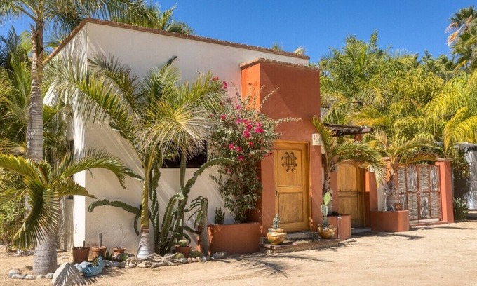 Los Barriles House | Spacious one bedroom casa conveniently located in downtown Los Barilles