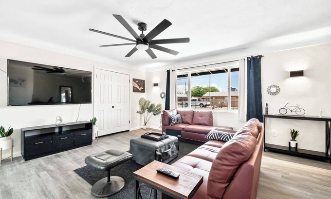 Tucson House | Spacious & Private Tucson Getway Near Downtown!