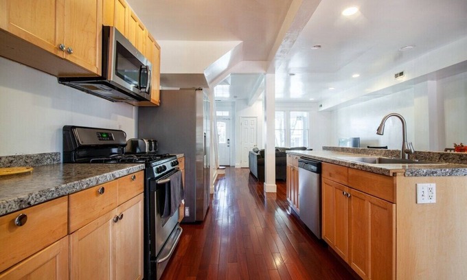 Petworth House | Spacious, Relaxing, 4 Bd 3.5 Ba Home In Petworth!