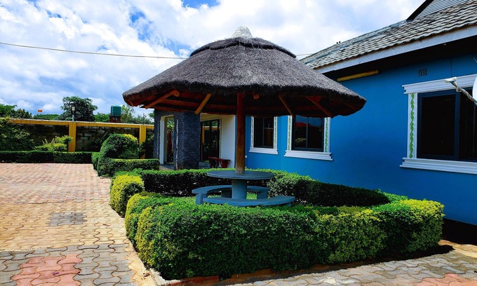 Lusaka Central House | Spacious Retreat w/Pool, Solar Power & Pet-Friendly-Sleeps 10
