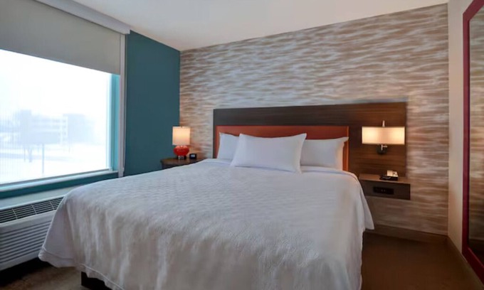 Wichita Hotel | Spacious Room Near Entrust Bank Arena – Ideal for Sports Enthusiasts