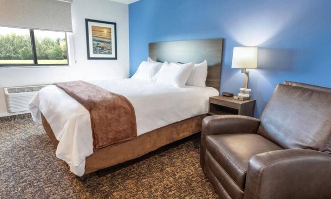 Marion Hotel | Spacious Room Perfect for Comfort Stays w/Modern Kitchen + Relaxing Ambiance