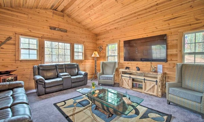 Ellijay Cabin | Spacious Rustic Cabin w/Hot Tub near Carters Lake!