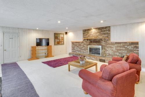 Bedford Apartment | Spacious Studio - 5 Mi to MGM Northfield Park!